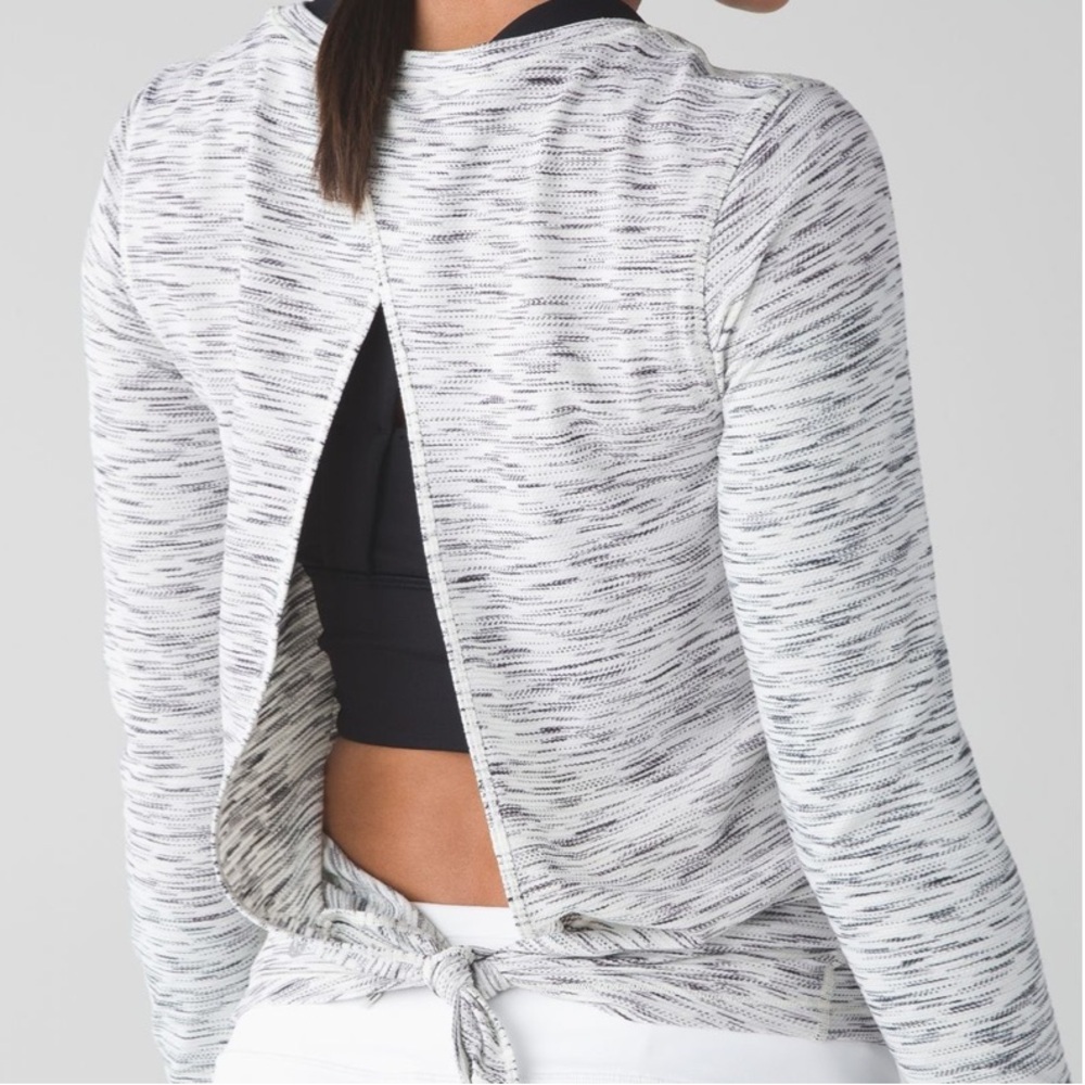 Lululemon Beat The Heat Long Sleeve Size 6